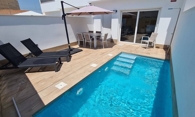 Los Cuarteros House | Casa Luz Solar in Lo Pagan modern, comfortable house with private pool