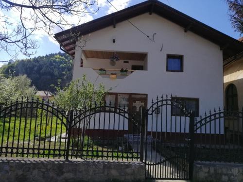 Stoenesti Villa | CASA MADAME COCO