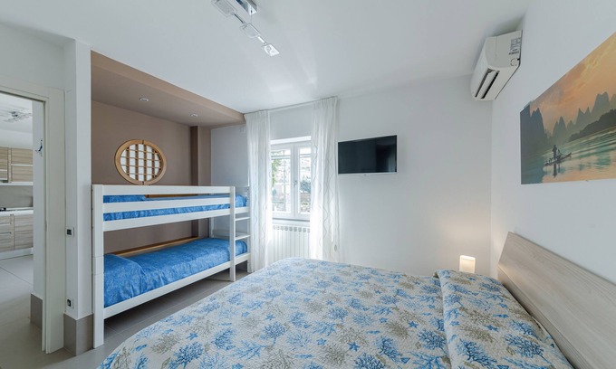 Pozzuoli House | Casa Mare & Relax - with sea view and Temple of Serapis