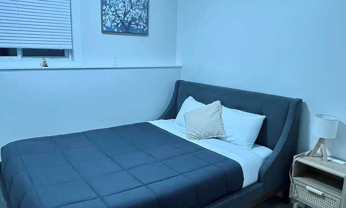 Nakusp House | Casa Michaud, full basement suite