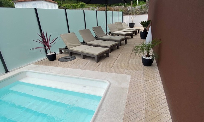 Quintiaes House | Casa Moinho Vedro - Large, quiet house 20 minutes from the beach