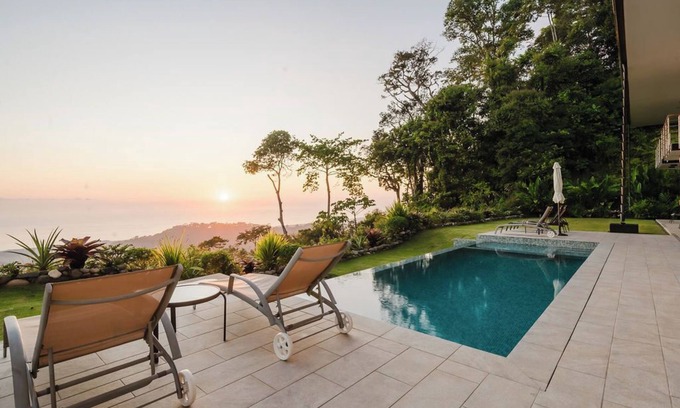 Savegre Villa | Casa Montaña - Majestic Ocean Views at Dominical Hills