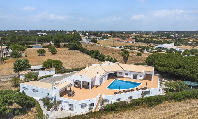 Lagoa e Carvoeiro Villa | Casa Monte da Vinha, villa with private pool near the beaches and Carvoeiro