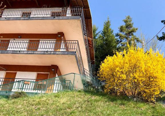 Castione della Presolana Apartment | Casa nel verde con vista e terrazze