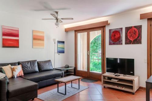 Monteggio Apartment | Casa Ortensia by Quokka 360 - Cozy house with garden