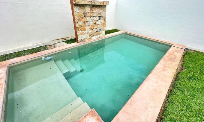 Conkal House | Casa Otavia, con alberca para 6 huéspedes y mascotas
