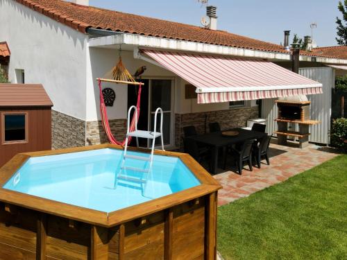 Pitillas House | Casa Ozcoidi, acogedor alojamiento con jardín y piscina en el centro de Navarra