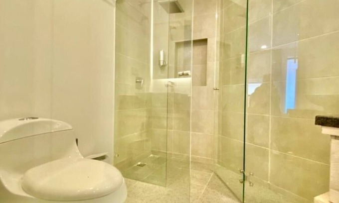 Laureles - Estadio Apartment | Casa Patio 101 Elegant 3-bedroom apt. with jacuzzi