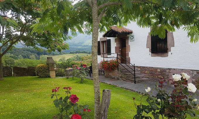 Azpilkueta Cottage | Casa Petisansenea I y II for 4 people