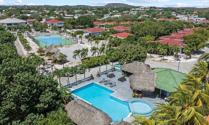 Willemstad Apartment | Casa Piña Curaçao, your private getaway into the tropics!