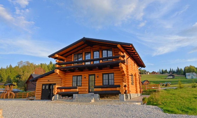 Vatra Dornei House | Casa Poligonului