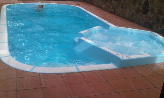 Navaluenga Ski Chalet | casa rio alberche y el cortijo de gredos