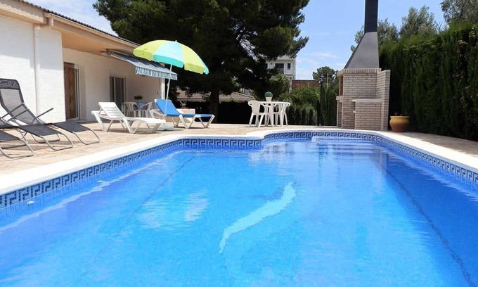 Costa Dorada House | CASA ROQUES DORADES,Ideal house for your holidays near the sea, free wifi, OPTIONAL AIR CONDITIONING, private pool, pets allowed, dog’s beach