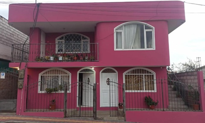 Lasso Bed & Breakfast | CASA ROSADA B&B