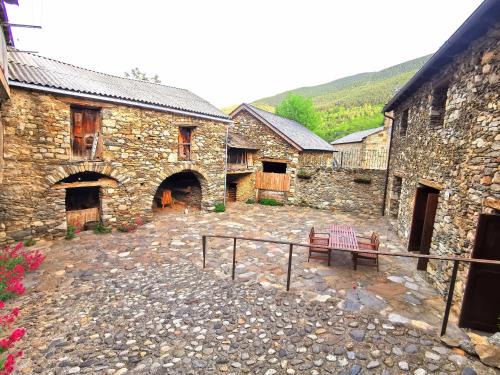 Barruera Apartment | Casa Rural con patio y BBQ en La Vall de Boí