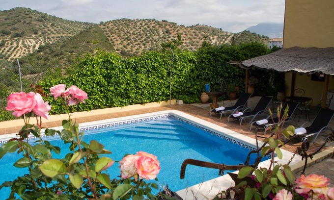 Iznajar House | Casa Rural Cortijos San Jose