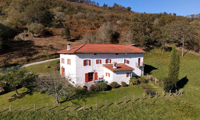 Vera de Bidasoa House | Casa Rural Erreteneko borda