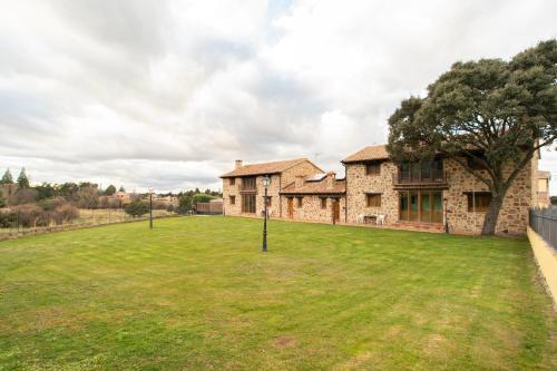 Ortigosa del Monte House | Casa rural La Venta Vieja I by CABANA Rentals