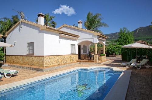 Alhaurin el Grande House | Casa Rural Típica Andaluza, WiFi,Piscina, Barbacoa, Aire Acondicionado, 5min Centros