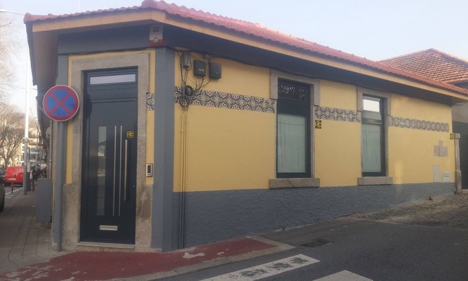 Paranhos Villa | Casa São Dinis, in Porto, has a great location, design and comfort.