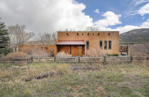 Salida House | Casa Salida! 1 Mile From Dwntwn, Private Hot Tub