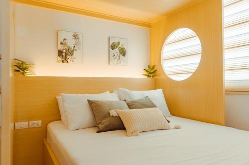 Mandaue Apartment | Casa Solaeice Fully Furnished 1BR with Balcony - Sleeps 4 in Casa Mira Mandaue