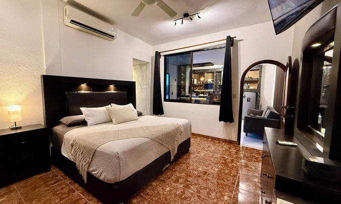 Minatitlán Apartment | Casa Solar, Comfort Suite. Room in guesthouse (pet friendly)