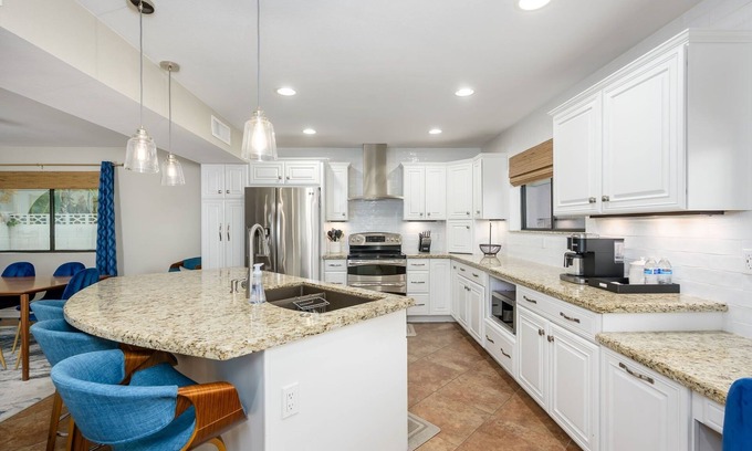 North Mountain House | Casa Sunset 4 Bedroom Home by RedAwning