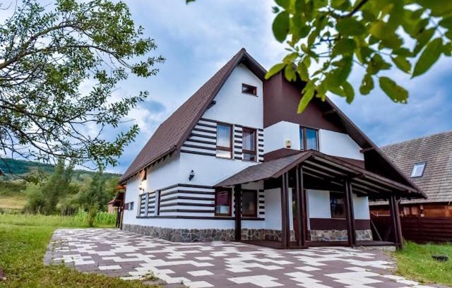 Rozavlea House | Casa Terra