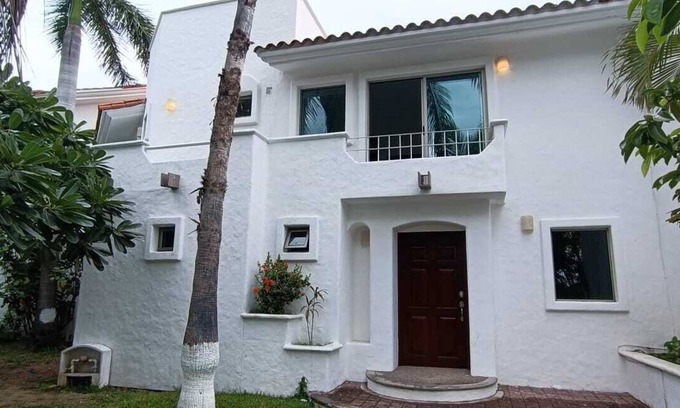 Marina Mazatlan House | Casa Tranquila a pie de la Marina!