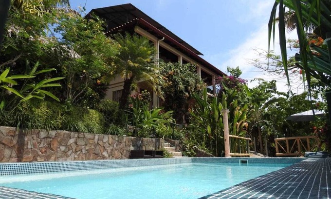 Valle Pura Vida House | Casa Tropical - Gardens & Wildlife @ Manuel Antonio's Hill Top Hidden Paradise