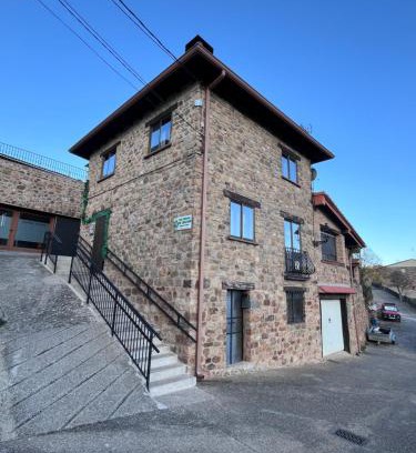 Lumbreras House | Casa turística 'Los chaleco' en Lumbreras con terraza privada.
