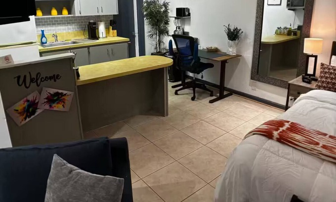 Oakland Park Apartment | Casa unit C n