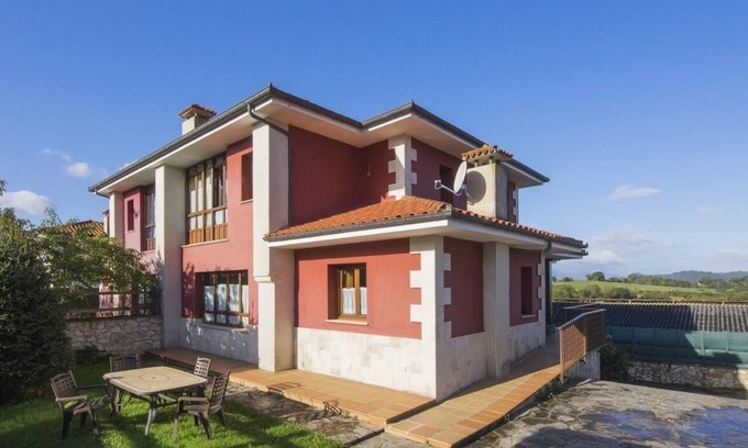 Ribadedeva House | Casa vacacional en Colombres. Ideal para familias. Se admiten mascotas