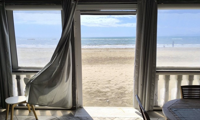 Follonica House | Casa Viale Italia - homely house with direct access to the sandy beach