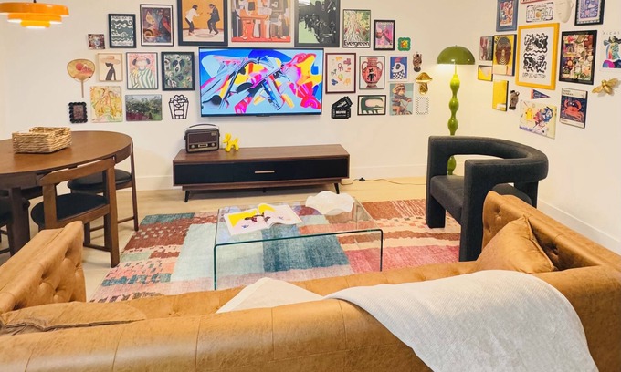 Croissant Park Apartment | Casa Vista: A stunning 2-BR 1-Bath with amenities in delightful Ft Lauderdale
