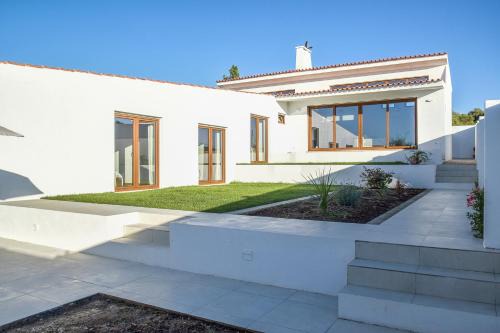 Almoinha House | Casa Vista Verde by LovelyStay