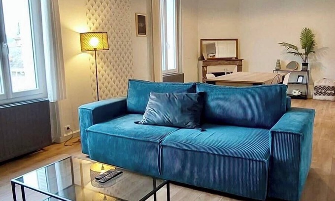 Brive-la-Gaillarde Apartment | Casa Zola #2 - Grand T2 central avec balcon proche gare