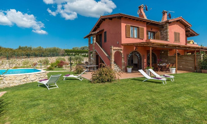 Sutri Villa | Casale La Desdemona beautiful farmhouse surrounded by greenery with private pool