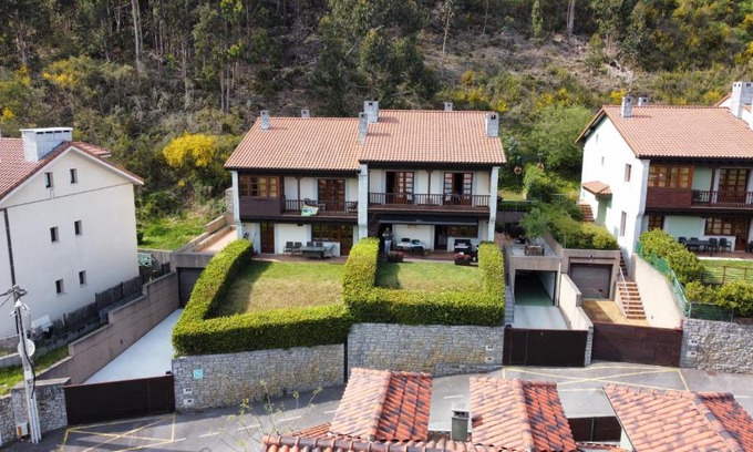 Niembro House | Casas El Castañedu