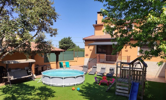 Guijo de Avila House | Casas Rurales con SPA los miradores del Guijo for 8 people