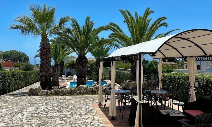 Marinella di Selinunte Villa | Case Selinuntine - apartments in villa with pool and garden in Selinunte