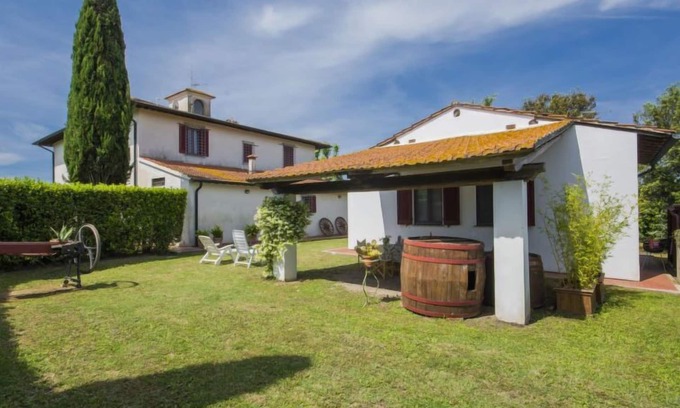 Lari House | Casetta Ponticelli by Interhome
