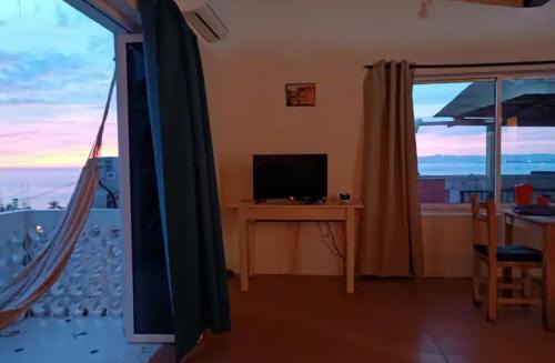 Proyecto escola House | Casita Vista al mar cerca del malecón