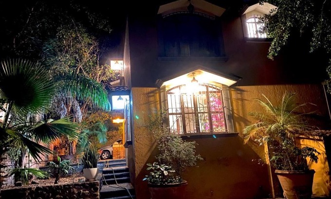 Palmira House | Casona Palmira. Es Privada, Amplia, Bien Ubicada con Alberca y Servicios