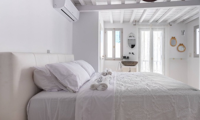 Little Venice House | Casta Diva Maisonette Panoramic View by i-Diva