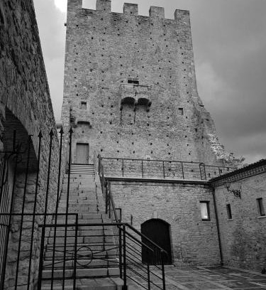 Pietramontecorvino House | Castel di Pietra
