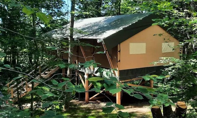 Biron Ski Chalet | Castelwood Lodges* - 4 Person Safari Tent