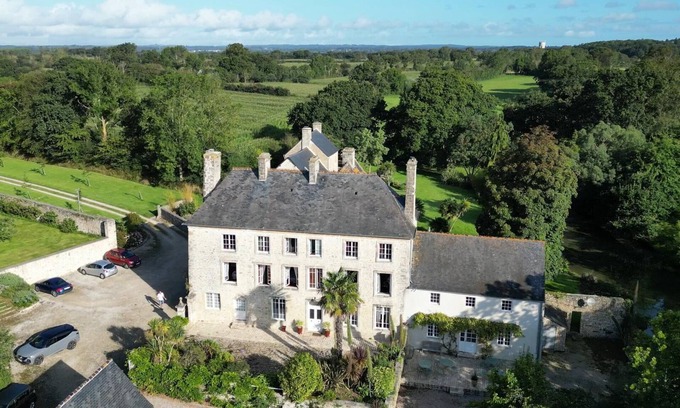 Valognes Other | Castle for 15 people near the sea and the d-day beaches in Normandy