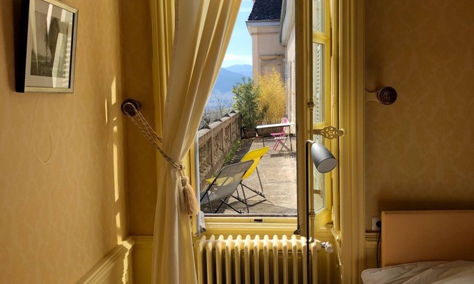 Saint-Etienne-la-Varenne Other | Castle- Apartment 8 people in the heart of Beaujolais